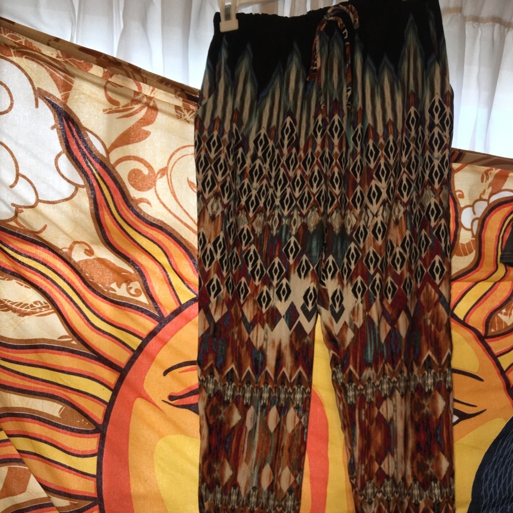 Patterned Boho Pants With Pockets - image 3